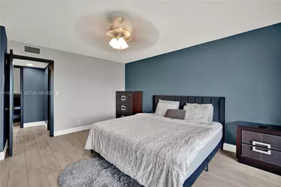 950 Hillcrest Dr #414, Hollywood, FL 33021 - Photo 16