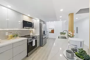 571 SW 141st Ave, Pembroke Pines, FL 33027 - Photo 1