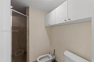 4775 Collins Ave, Miami Beach, FL 33140 - Photo 26