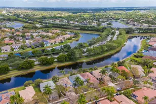 1042 Bluewood Terrace, Weston, FL 33327 - Photo 32