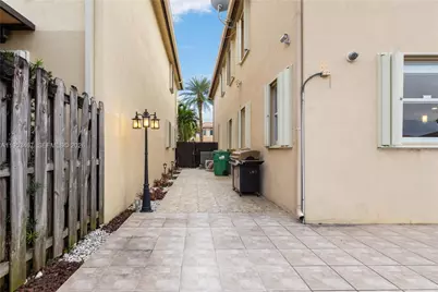 11287 NW 43rd Ter, Doral, FL 33178 - Photo 46