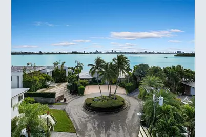 1990 NE 119th Rd, North Miami, FL 33181 - Photo 2