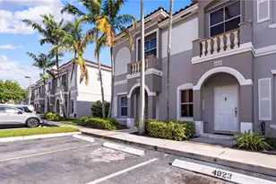 4921 SW 140th Terrace, Miramar, FL 33027 - Photo 2