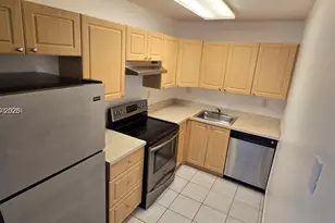 405 S Pine Island Rd, Plantation, FL 33324 - Photo 2