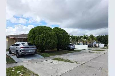 3860 E 9th Ln #3860, Hialeah, FL 33013 - Photo 26