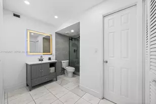 401 Golden Isles Dr, Hallandale Beach, FL 33009 - Photo 14