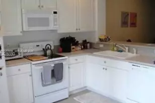 675 NW 42nd Ave, Plantation, FL 33317 - Photo 8