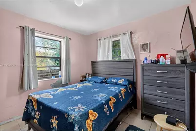 520 NE 111th St, Miami, FL 33161 - Photo 30