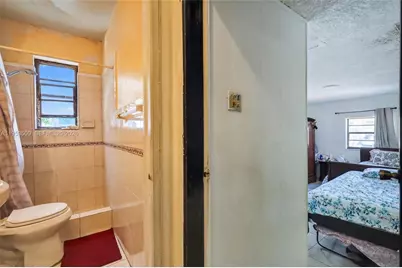 520 NE 111th St, Miami, FL 33161 - Photo 22