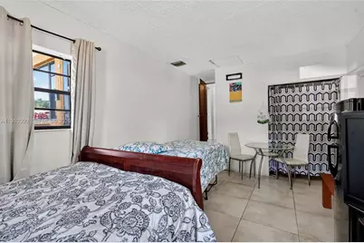 520 NE 111th St, Miami, FL 33161 - Photo 26