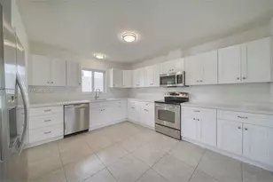 9557 SW 40th Terrace, Miami, FL 33165 - Photo 4