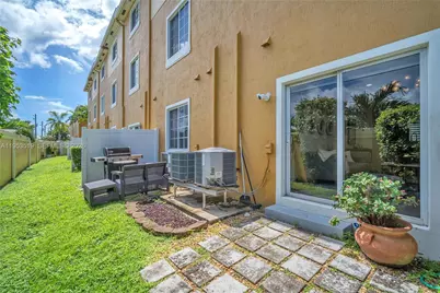 121 NW 2nd Ave #4, Hallandale Beach, FL 33009 - Photo 22