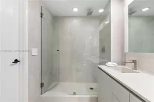 1010 Brickell Ave, Miami, FL 33131 - Photo 20