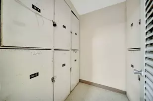 20379 W Country Club Dr, Aventura, FL 33180 - Photo 28