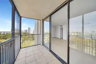 20379 W Country Club Dr, Aventura, FL 33180 - Photo 14