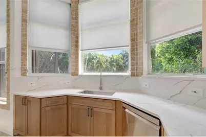 8244 Lakeview Dr, West Palm Beach, FL 33412 - Photo 18