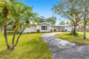 13905 SW 78th Ct, Palmetto Bay, FL 33158 - Photo 2