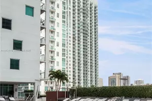 55 SE 6th St, Miami, FL 33131 - Photo 18