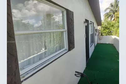 3206 SW 47th Ave, West Park, FL 33023 - Photo 10