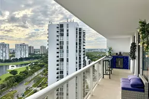 3701 N Country Club Dr, Aventura, FL 33180 - Photo 20