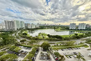 3701 N Country Club Dr, Aventura, FL 33180 - Photo 24