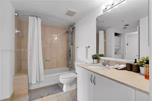 1750 N Bayshore Dr, Miami, FL 33132 - Photo 26