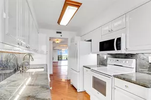 3598 NE Yacht Club Dr, Aventura, FL 33180 - Photo 18