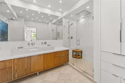 5640 Collins Ave #4D, Miami Beach, FL 33140 - Photo 18