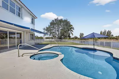1303 NW 167th Ave, Pembroke Pines, FL 33028 - Photo 8