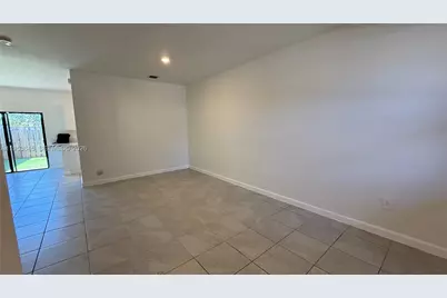 24640 SW 119th Pl #24640, Homestead, FL 33032 - Photo 8