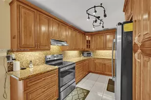 16200 NE 8th Ct, North Miami Beach, FL 33162 - Photo 18