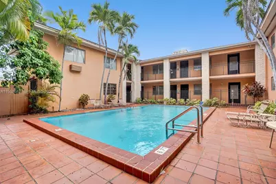 218 Santillane Ave #8, Coral Gables, FL 33134 - Photo 18