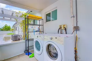 2247 NW 2nd St, Miami, FL 33125 - Photo 30