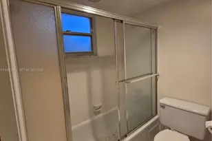 2805 Victoria Way, Coconut Creek, FL 33066 - Photo 14