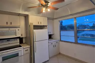 2805 Victoria Way, Coconut Creek, FL 33066 - Photo 8