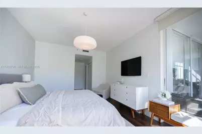 9725 NW 52nd St #215, Doral, FL 33178 - Photo 14