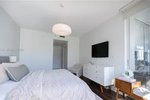 9725 NW 52nd St, Doral, FL 33178 - Photo 14