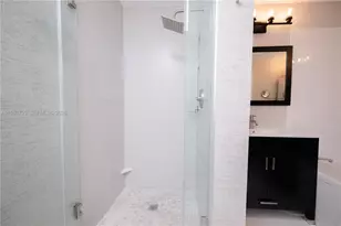 9725 NW 52nd St, Doral, FL 33178 - Photo 20