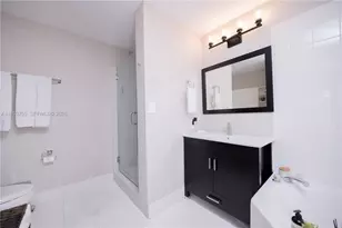 9725 NW 52nd St, Doral, FL 33178 - Photo 18