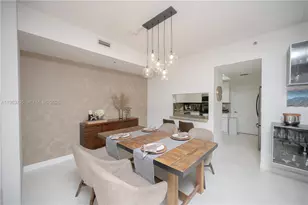 9725 NW 52nd St, Doral, FL 33178 - Photo 6