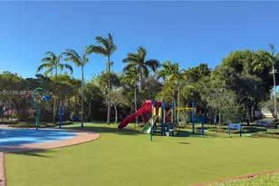 9725 NW 52nd St, Doral, FL 33178 - Photo 40