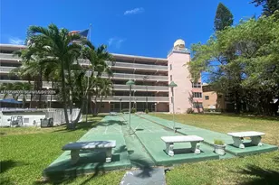 180 NE 12th Ave, Hallandale Beach, FL 33009 - Photo 14