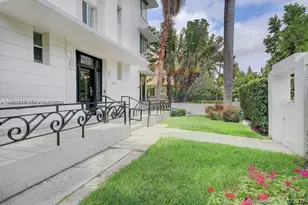 820 Euclid Ave, Miami Beach, FL 33139 - Photo 2