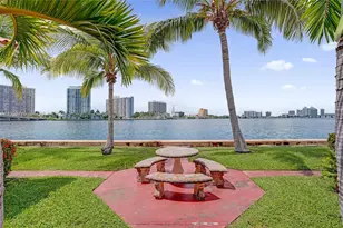 2160 Bay Dr, Miami Beach, FL 33141 - Photo 14