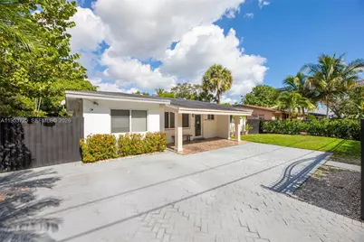 1765 NE 145th St, Miami, FL 33181 - Photo 4