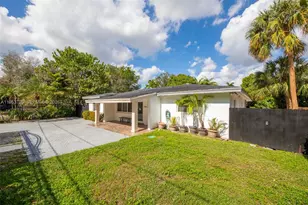 1765 NE 145th St, Miami, FL 33181 - Photo 4