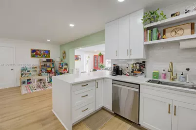 1765 NE 145th St, Miami, FL 33181 - Photo 18