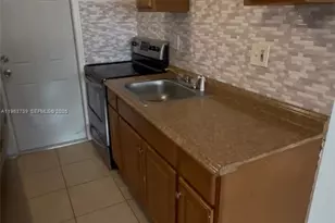 1808 NW 9th St, Fort Lauderdale, FL 33311 - Photo 4