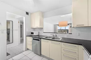 2780 NE 183rd St, Aventura, FL 33160 - Photo 2