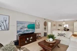 2004 Granada Dr, Coconut Creek, FL 33066 - Photo 2